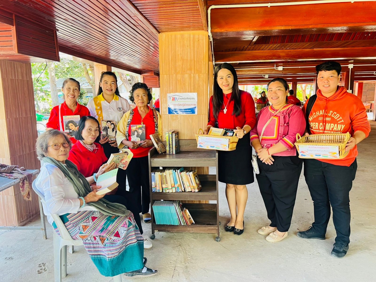 หมุนเวียนให้บริการการอ่านบ้านหนังสือชุมชนตำบลสถาน